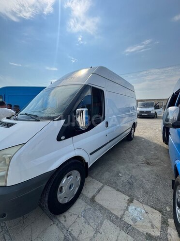 Ford Transit-7