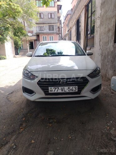 Hyundai Accent-1