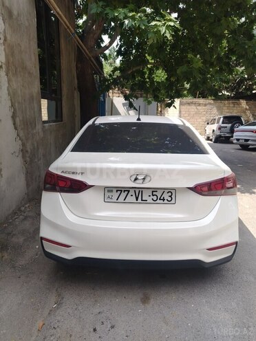 Hyundai Accent-3