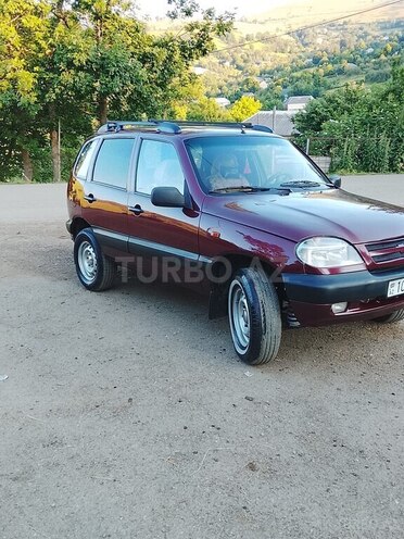 Chevrolet Niva-4