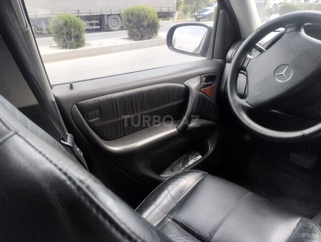 Mercedes ML 270-5