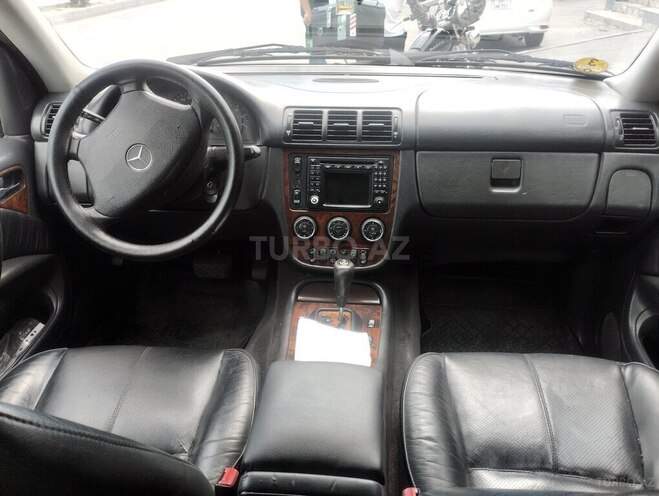 Mercedes ML 270-6