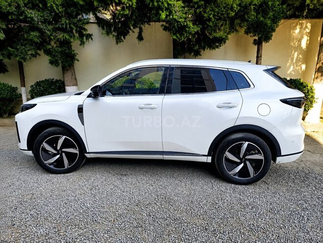 Changan Qiyuan Q05-3