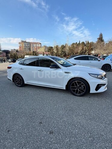 Kia Optima-4