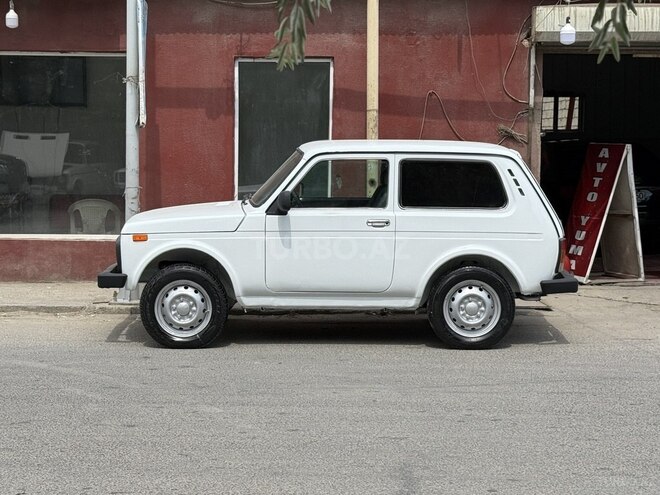 LADA (VAZ) Niva-8