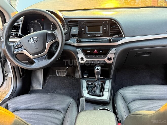 Hyundai Elantra-7