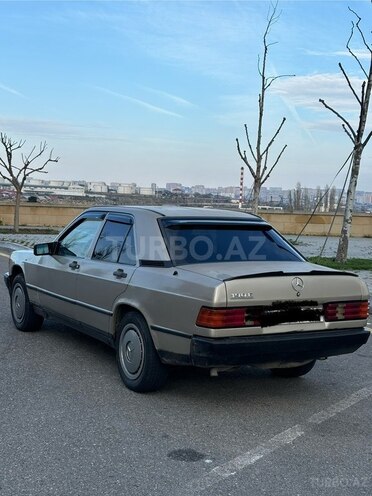 Mercedes 190-2