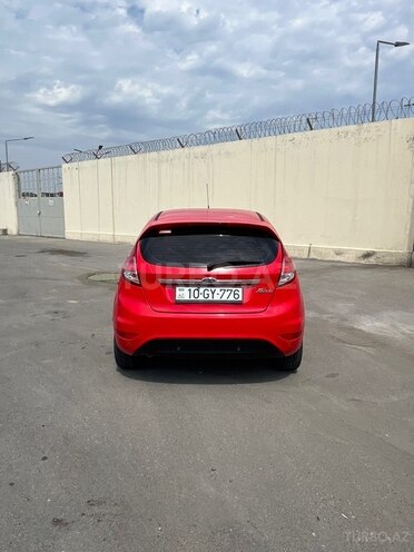 Ford Fiesta-2