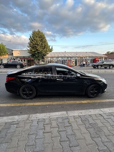 Hyundai Sonata-8