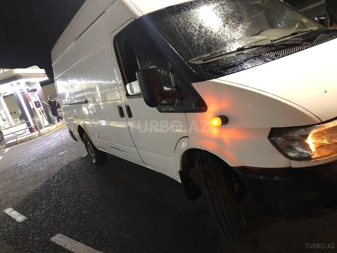 Ford Transit-8