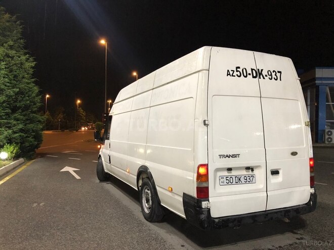 Ford Transit-10