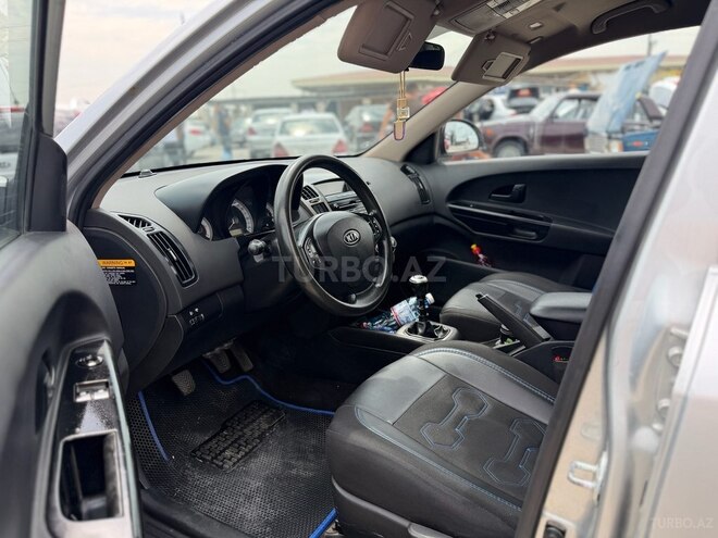 Kia Ceed-11