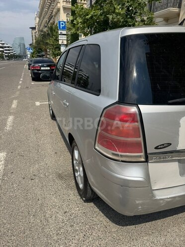 Opel Zafira-4