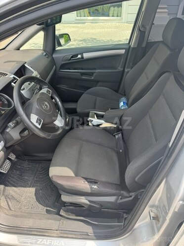 Opel Zafira-6
