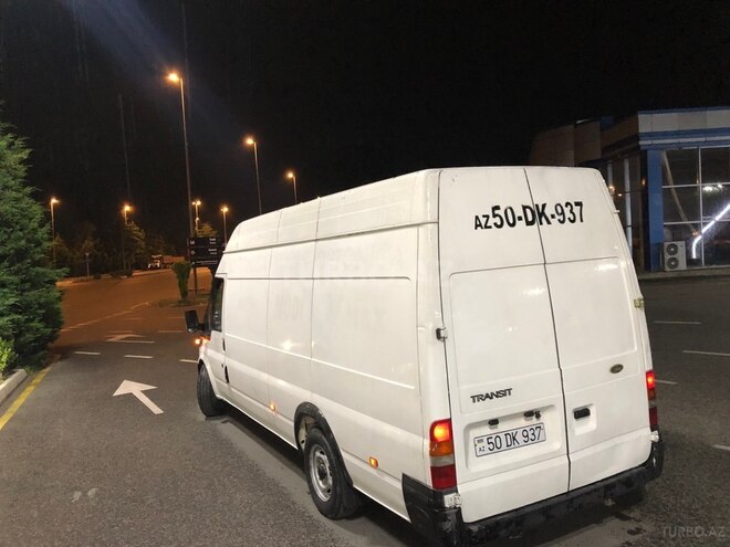 Ford Transit-13