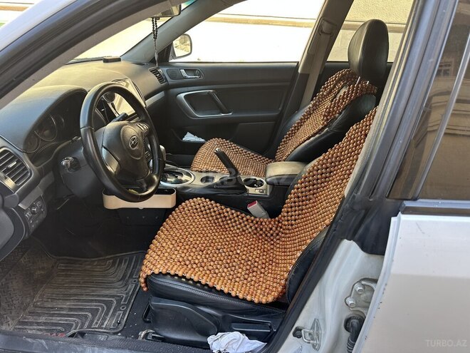 Subaru Legacy-5