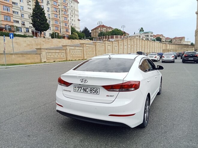 Hyundai Avante-3