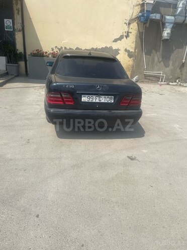 Mercedes E 200-3