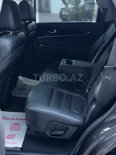 Kia Sorento-12