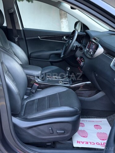Kia Sorento-11