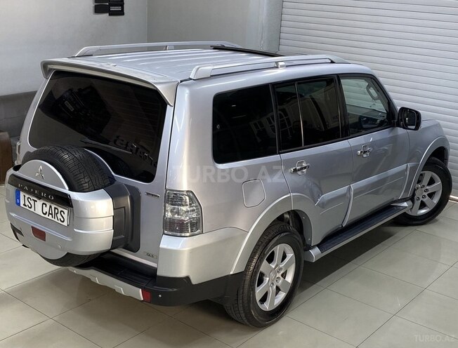 Mitsubishi Pajero-14