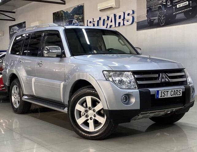 Mitsubishi Pajero-5