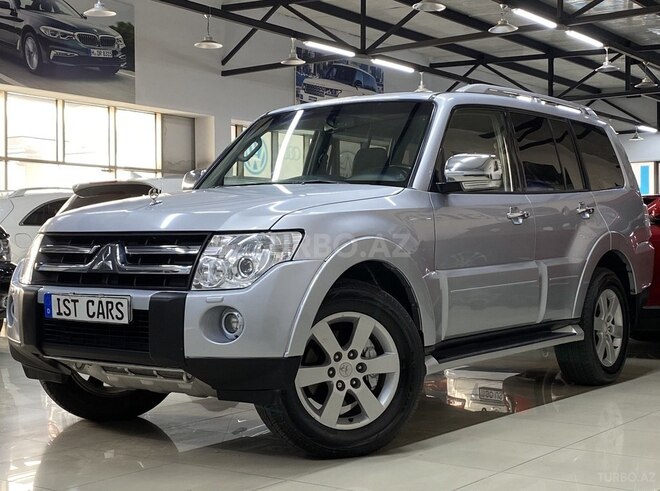 Mitsubishi Pajero-4