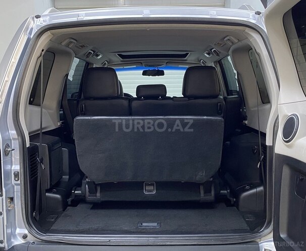 Mitsubishi Pajero-19