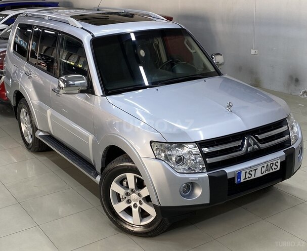 Mitsubishi Pajero-6