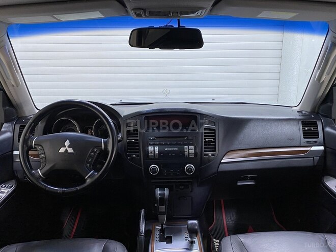 Mitsubishi Pajero-15