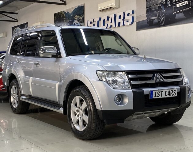 Mitsubishi Pajero-2