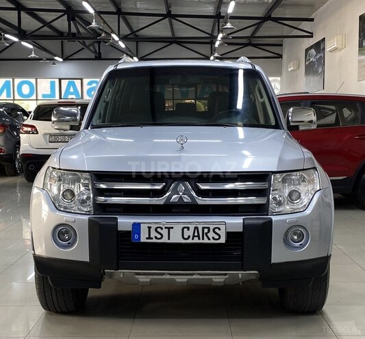 Mitsubishi Pajero-1