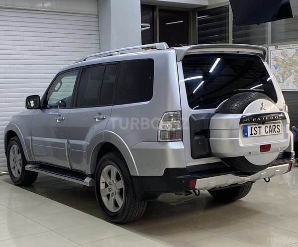Mitsubishi Pajero-10