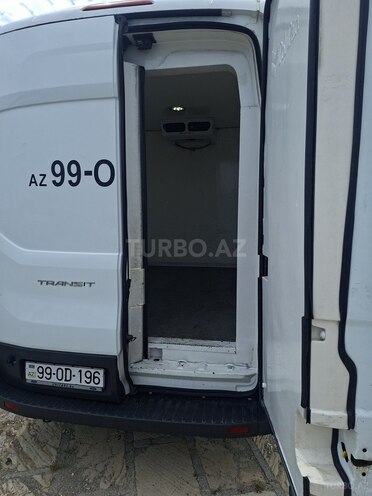 Ford Transit-7