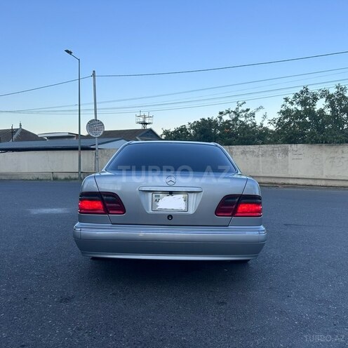 Mercedes E 320-2