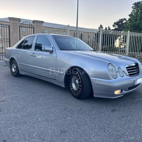 Mercedes E 320-6