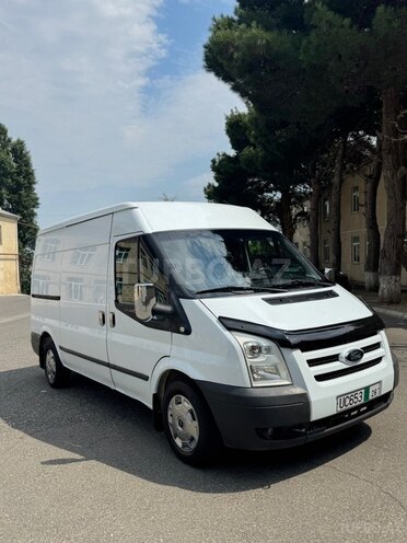 Ford Transit-3
