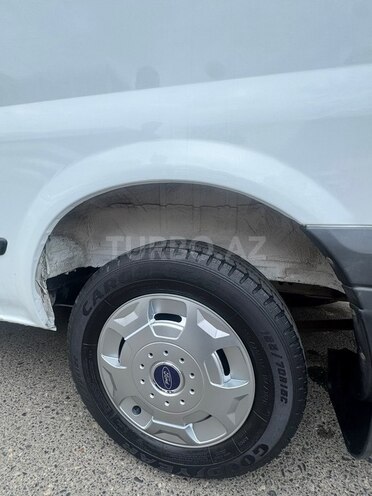 Ford Transit-9