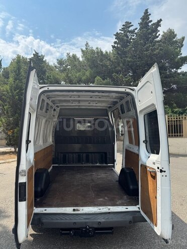 Ford Transit-12