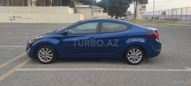 Hyundai Elantra-2