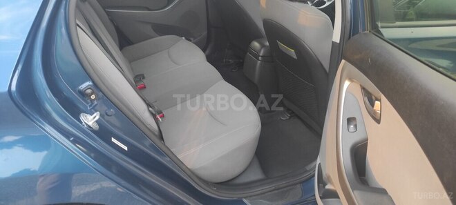 Hyundai Elantra-5