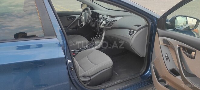 Hyundai Elantra-6
