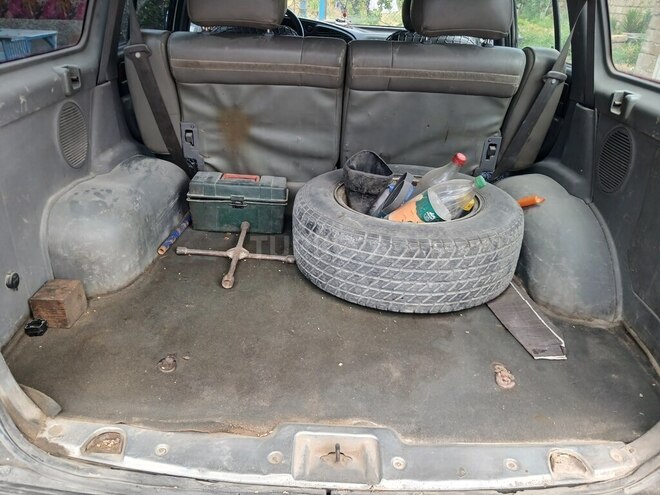 Ssang Yong Musso-6