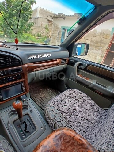 Ssang Yong Musso-11