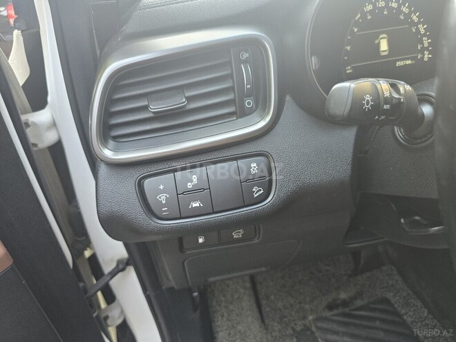 Kia Sorento-11