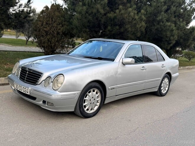 Mercedes E 270-4