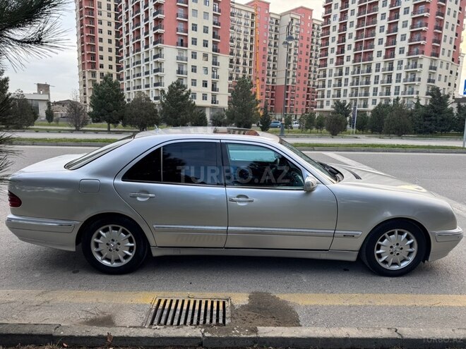 Mercedes E 270-6