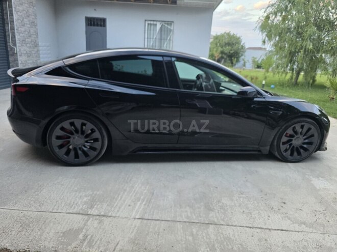 Tesla Model 3-2