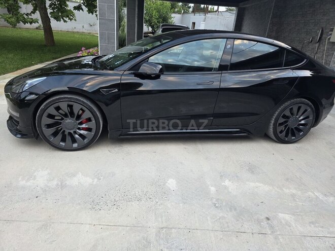 Tesla Model 3-5