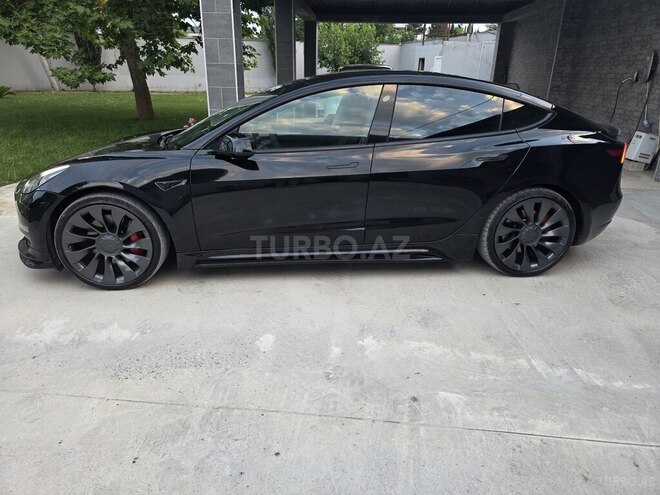 Tesla Model 3-14